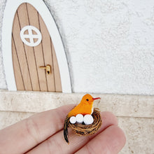 Lade das Bild in den Galerie-Viewer, Wichtel Vogel im Nest
