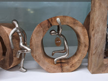 Lade das Bild in den Galerie-Viewer, Holz/Metall Figuren
