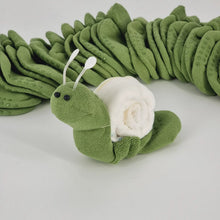 Lade das Bild in den Galerie-Viewer, Schnecke Shelly
