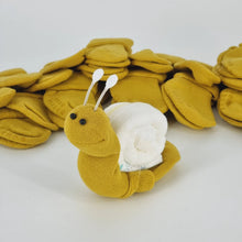 Lade das Bild in den Galerie-Viewer, Schnecke Shelly
